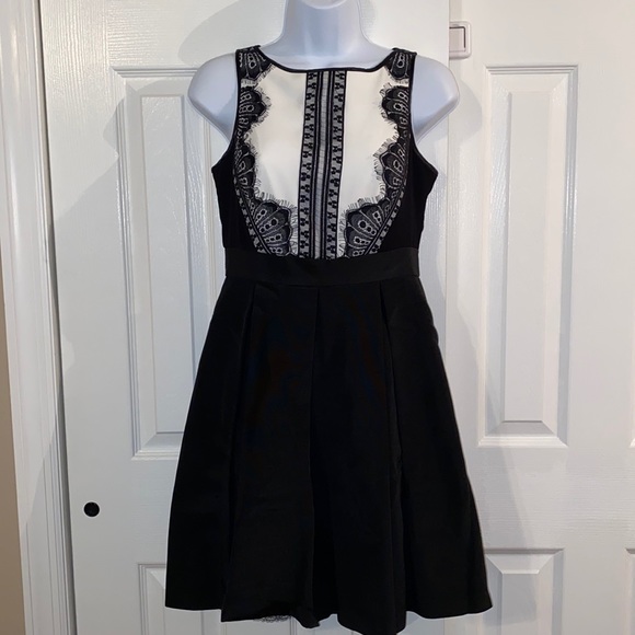 White House Black Market Dresses & Skirts - White House Black Market Dress Size 2P